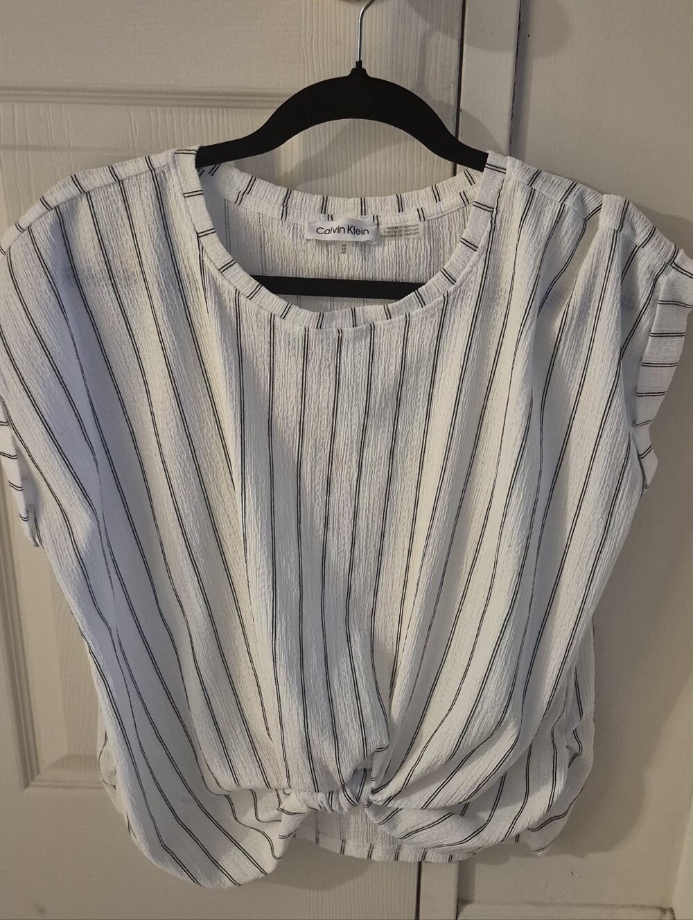 Calvin Klein Top Size Medium Fits Much Bigger pTP Is 24"